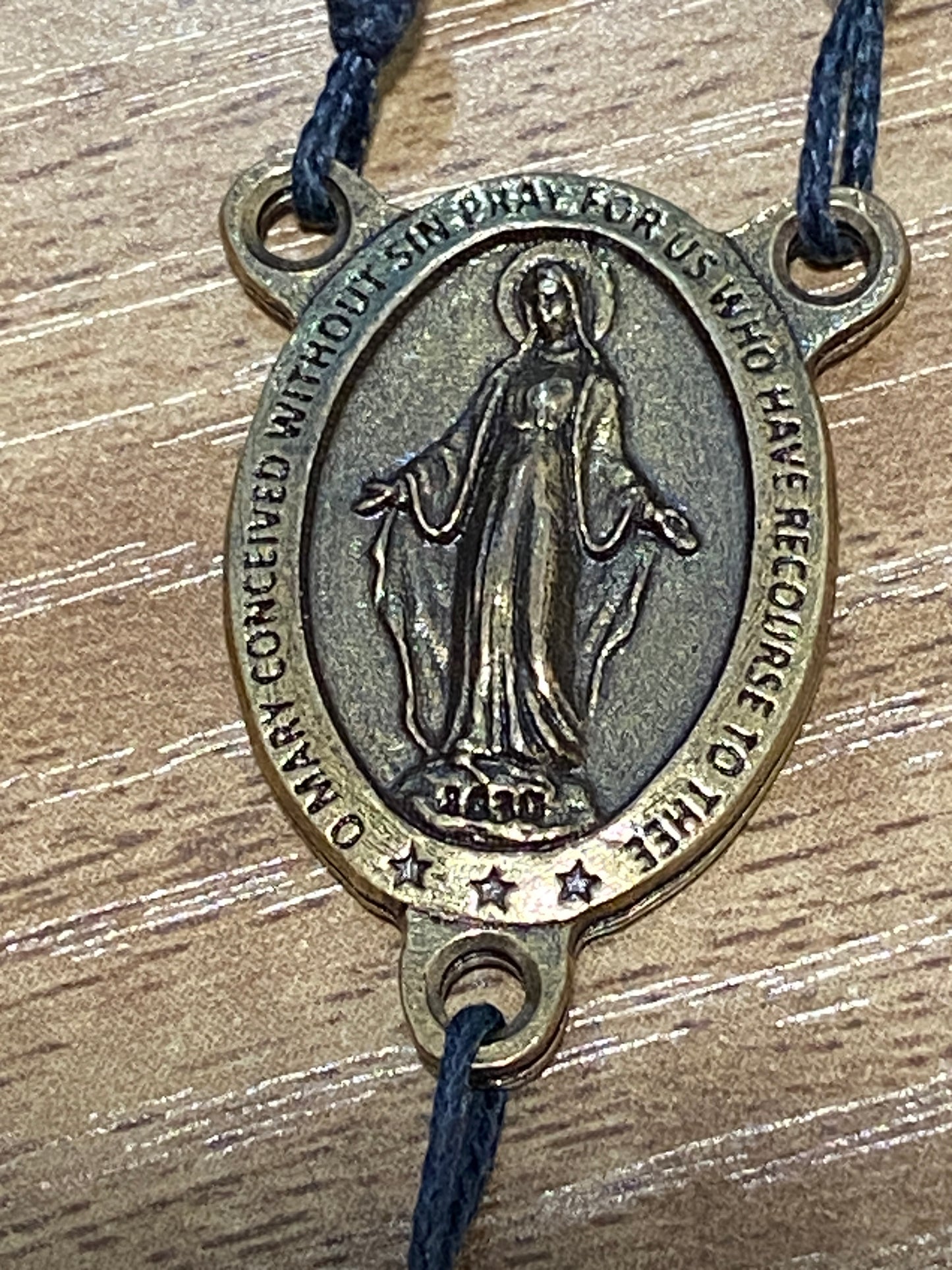 Kevlar cord - Miraculous Medal - Black Cord and Onyx Beads