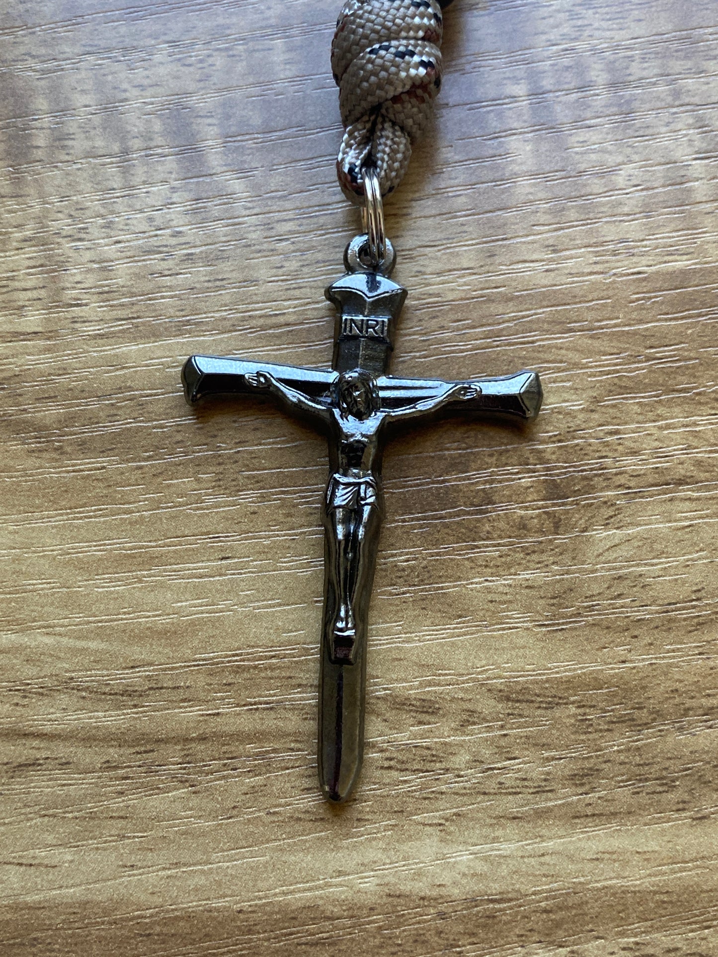 Paracord Rosary - Desert Camo and black beads - acrylic beads