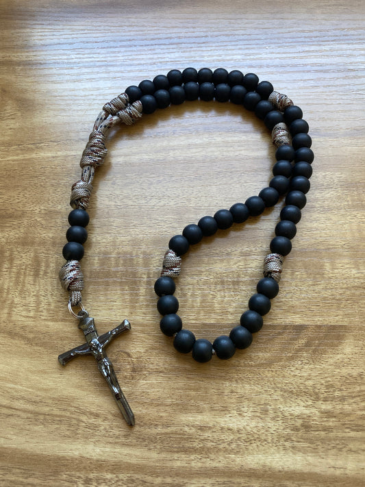 Paracord Rosary - Desert Camo and black beads - acrylic beads